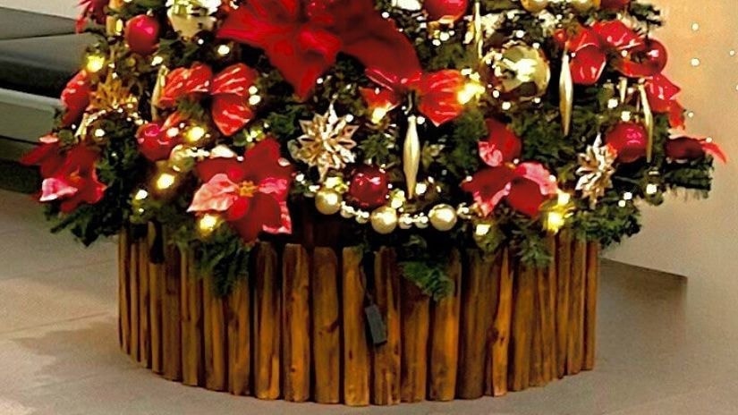 クリスマスツリーの足元を隠す木の柵のレンタル。クリスマスツリーレンタルのオプションです。